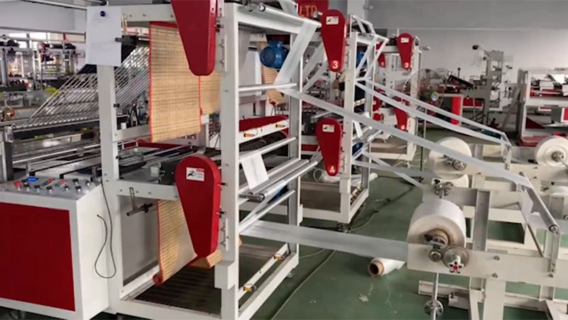 ماكينة صناعة أكياس بلاستيك أوتوماتيكية ذات 4 خطوط