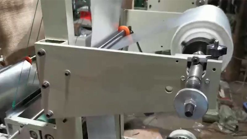 ماكينة صناعة قفازات بلاستيكية شفافة مع نظام تحكم ذكي